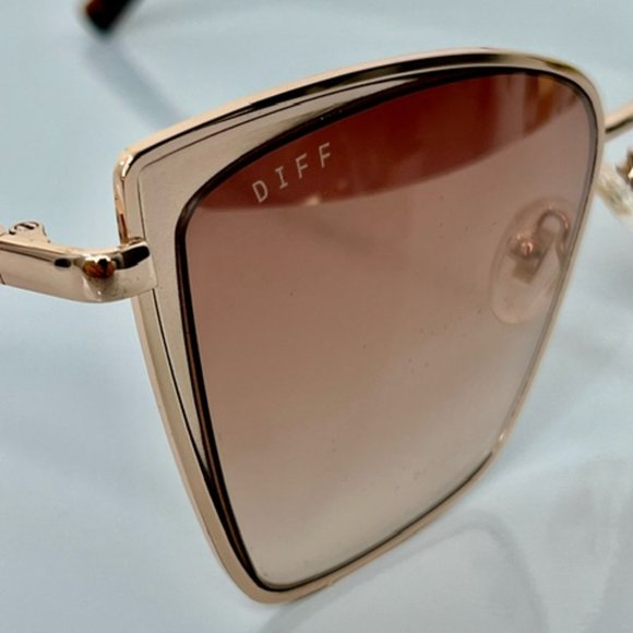 Diff Becky cat eye Gold Flash Brown Gradient Sunglasses main image 7